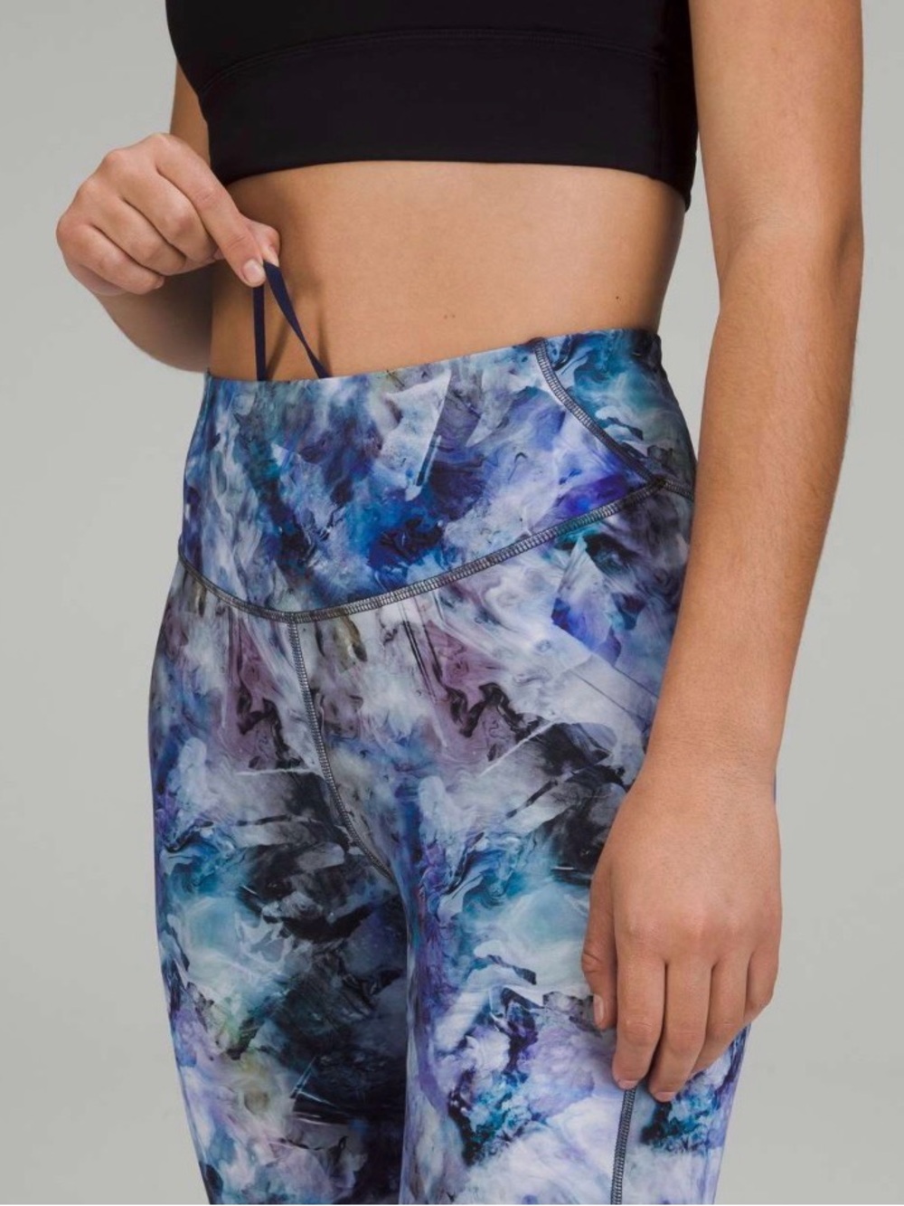 Lululemon Base Pace High-Rise Crop 23"
Chromasphere Multi